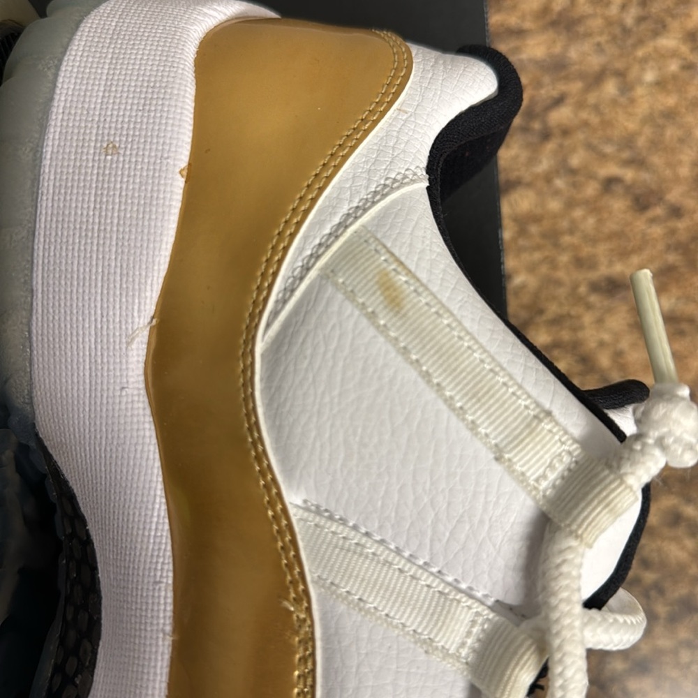 COPY - Jordan 11 low - Picture 7 of 9